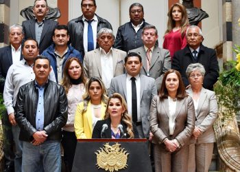 La Fiscalía admite proceso contra Áñez y su gabinete por daño al Estado de Bs 53 millones. Foto: ABI.
