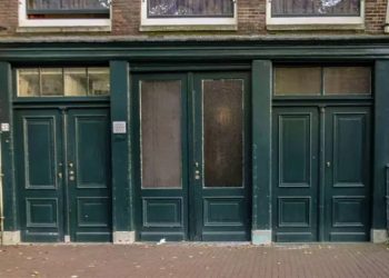 Fundación Ana Frank denuncia la proyección de un mensaje antisemita.