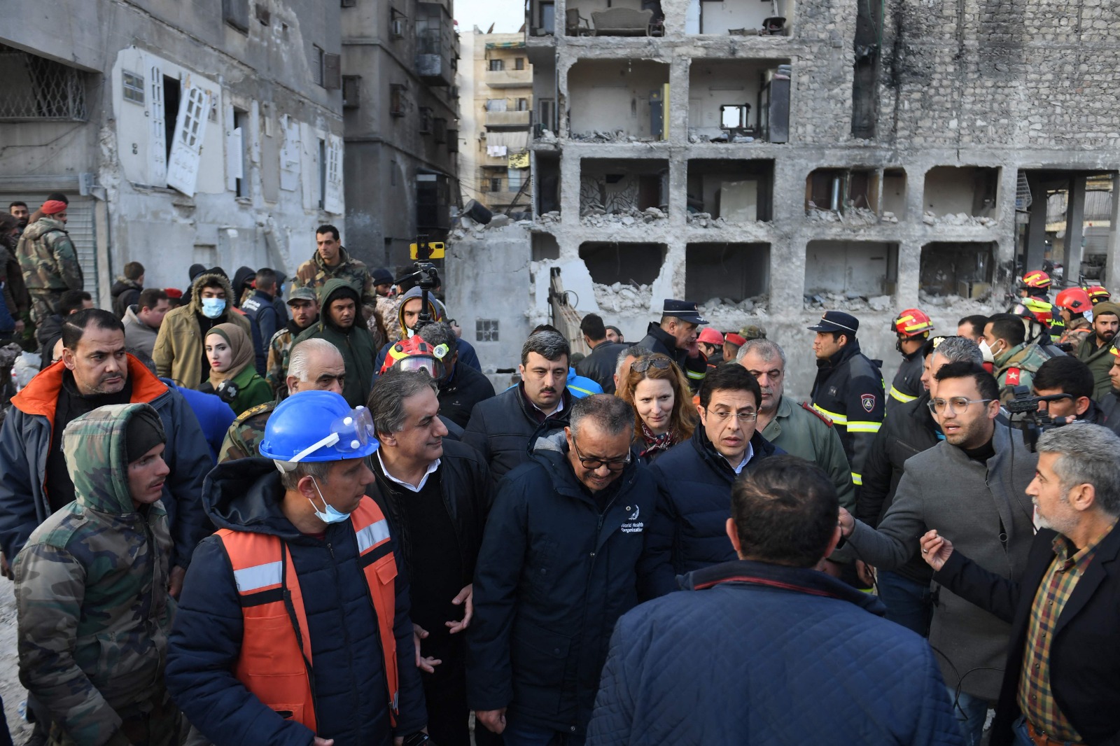 Detienen a 48 personas en Turquía por saqueos tras por sismo.