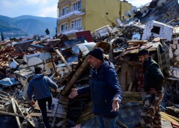 La ayuda llega lentamente a Turquía y Siria tras sismo.