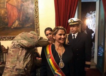Richter dice que Áñez no cuenta con “ningún documento” que la acredite como presidenta constitucional