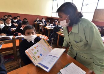 Viceministro afirma que más de 150.000 maestros se capacitaron en la actualización de contenidos
