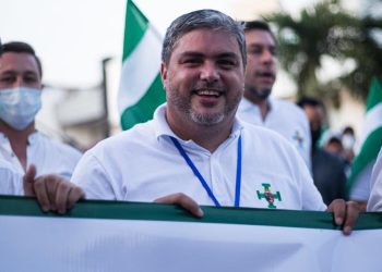 Larach apunta a profundizar la autonomía y el federalismo desde el Comité pro Santa Cruz