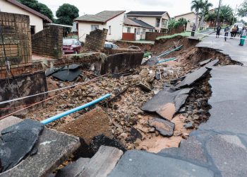 Sudáfrica declara estado de catástrofe por inundaciones.