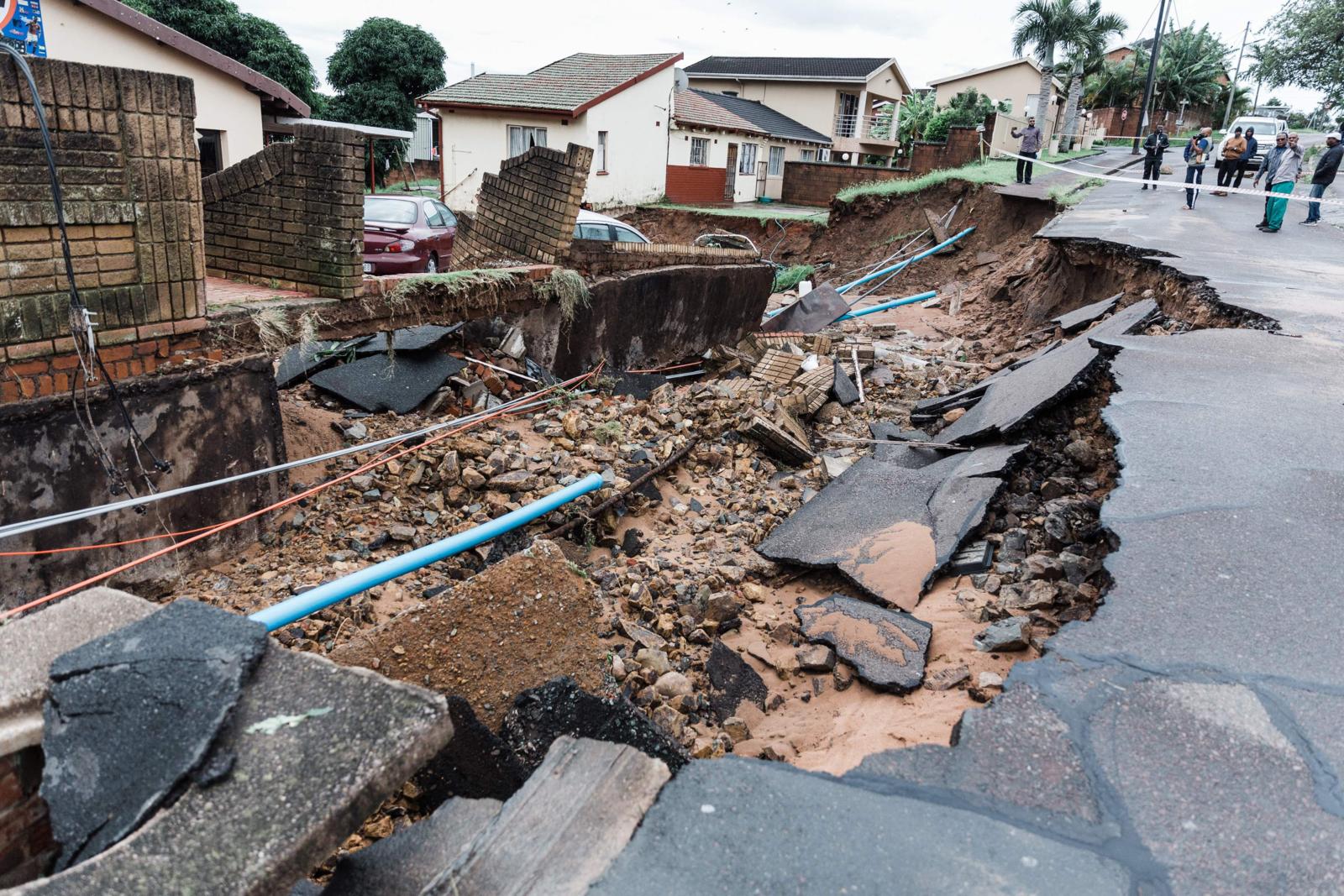 Sudáfrica declara estado de catástrofe por inundaciones.