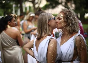 Las mujeres lesbianas, bisexuales y queer enfrentan discriminación.