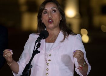 Boluarte denuncia que México se niega a entregarle la jefatura del Pacífico.