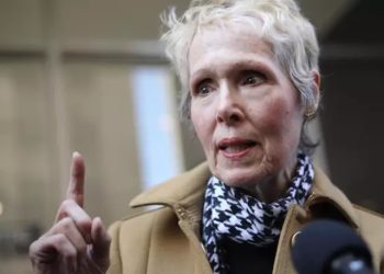 Un juez rechaza que se presente una muestra de ADN de Trump.