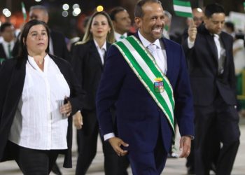 Sala Constitucional definirá este viernes si Camacho aún dirigirá la gobernación cruceña o asumirá Aguilera. Foto: APG.