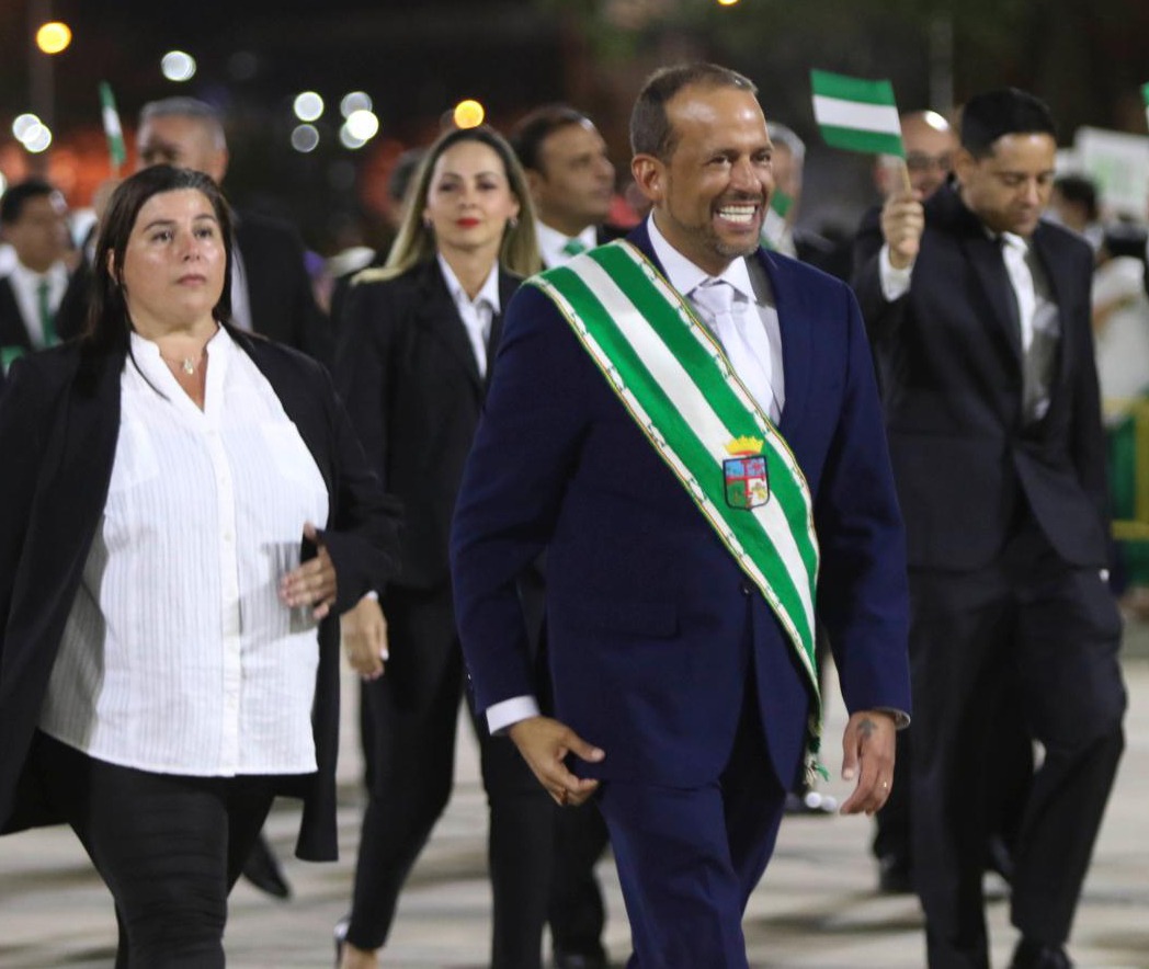 Sala Constitucional definirá este viernes si Camacho aún dirigirá la gobernación cruceña o asumirá Aguilera. Foto: APG.