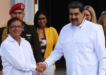 Petro y Maduro se reunirán este jueves en la frontera.