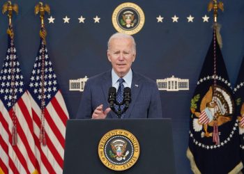 España autoriza extradición del que pirateó cuentas de Obama y Biden.