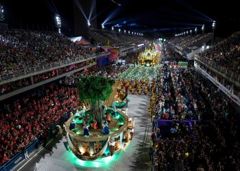 El Carnaval de Rio vibra de nuevo con su amor a la libertad.