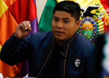Tras cita con exjefes militares, senador Loza niega que Morales quiera derrocar al Gobierno. Foto: APG.