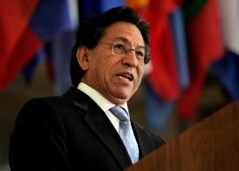 Justicia de California revoca acuerdo de fianza de Toledo.