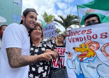 Hijo de Camacho confía en que la Asamblea cruceña hará respetar el voto y lo ratificará en el cargo. Foto: APG.