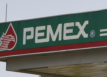 Cinco heridos dejan dos incendios en instalaciones de Pemex.