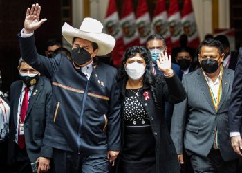 La ex primera dama peruana se reúne con López Obrador.