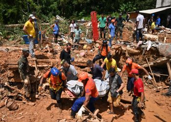 Aumentan a 49 los muertos por las lluvias en Sao Paulo.