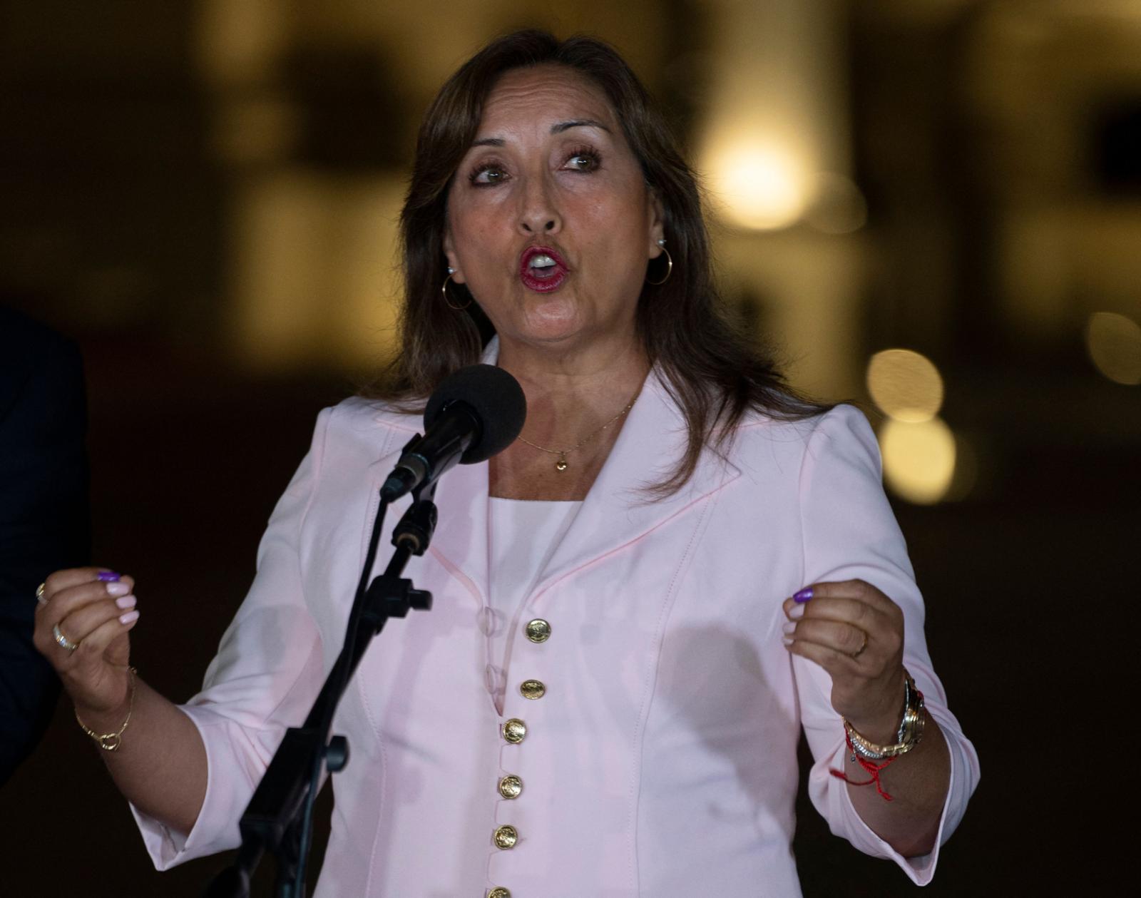 Dina Boluarte sostiene que no puede liberar a Pedro Castillo.