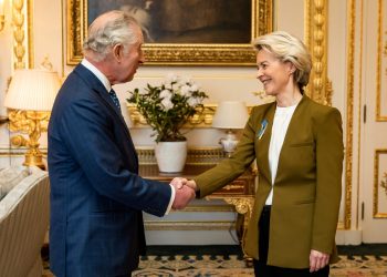 Carlos III recibe a Von der Leyen.
