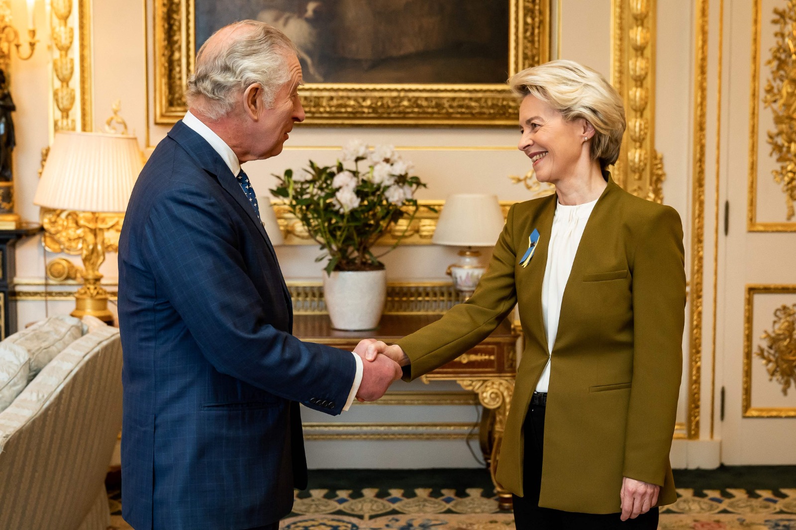 Carlos III recibe a Von der Leyen.