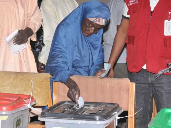 Observadores advierten la falta de transparencia en elecciones de Nigeria.
