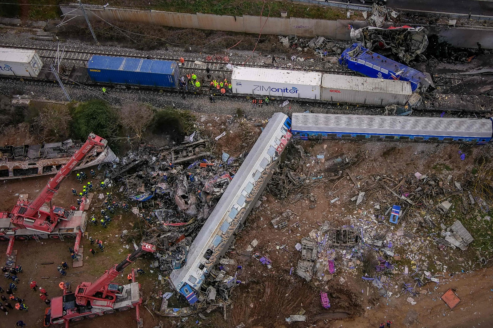 Aumentan a 43 los muertos por el accidente de tren en Grecia.