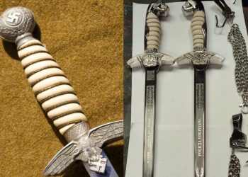 Desde ahora, cadetes de la Policía usarán espadines con símbolos de la cultura tiwanakota. Foto: Ministerio de Gobierno.