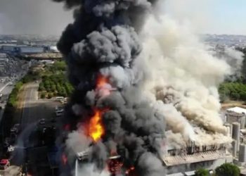 Un muerto y tres heridos en un incendio en una planta en Turquía.