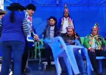 La Policía investiga de oficio agresiones a la esposa de Choque, quien retiró la silla a Morales. Foto: RRSS.