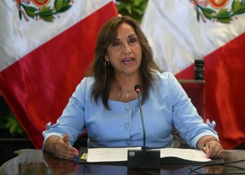 La Fiscalía de Perú cita a declarar a Dina Boluarte por las muertes.