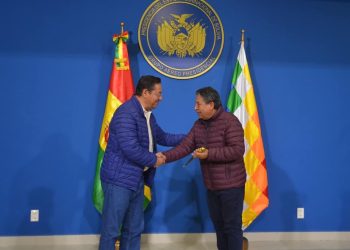 Choquehuanca se pone al frente del país