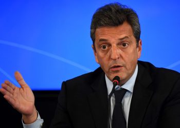 Argentina logra canje de deuda por 4,3 billones de pesos.
