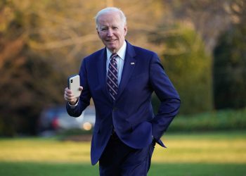 Joe Biden está vendiendo armas en contra de su propia retórica