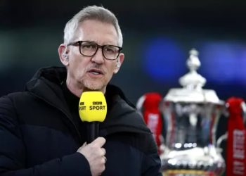 La BBC aparta a presentador que comparó la reforma migratoria con nazi.