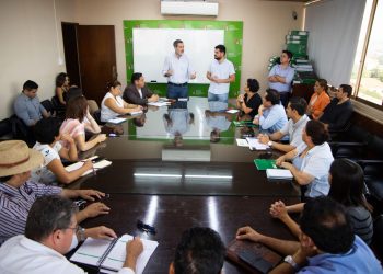 Matkovic asume el rol de Camacho y dirige reuniones técnicas en la gobernación de Santa Cruz. Foto: Gobernación Santa Cruz.