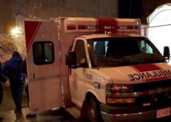 Tras ser atropelladas por una camioneta dos personas murieron.