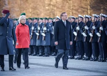 Alemania sustituye al jefe del Ejército tras polémicos comentarios.