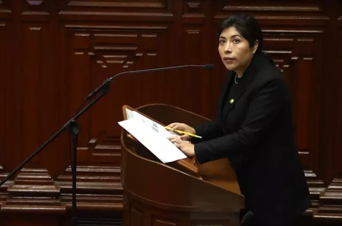 Justicia de Perú rechaza el impedimento de salida de país para Chávez.