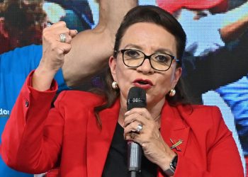 Honduras anuncia que establecerá relaciones diplomáticas con China.