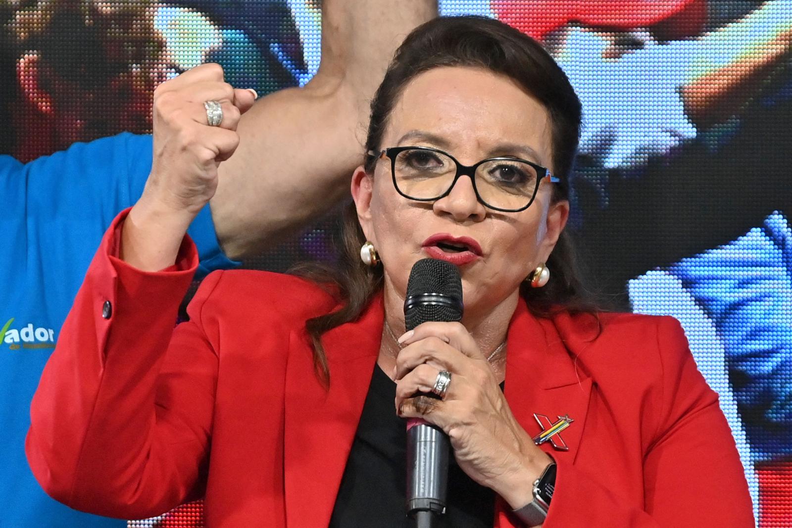 Honduras anuncia que establecerá relaciones diplomáticas con China.