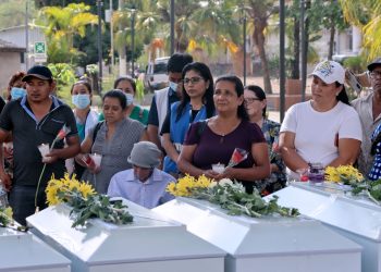 Defensor de familiares de víctimas de masacres piden detener a general.