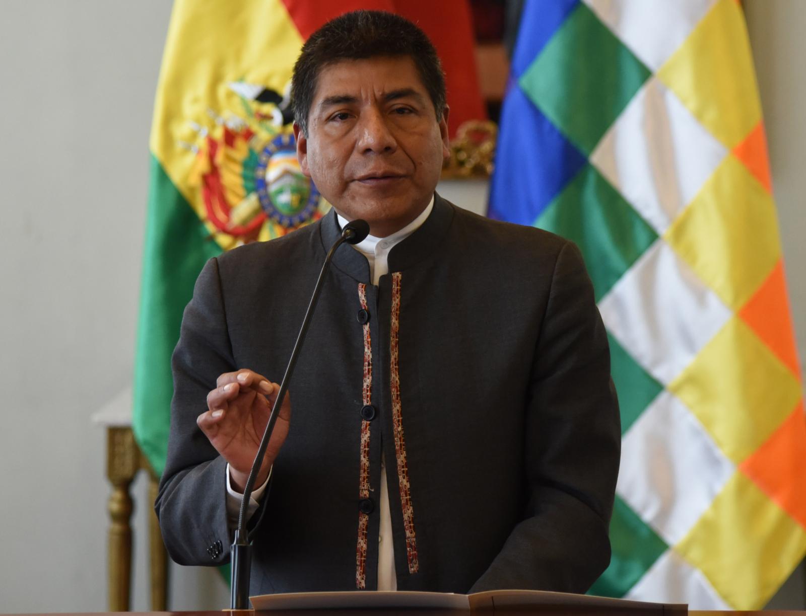 Asesor de Morales niega denuncia de carro en que viajó el expresidente sea robado.