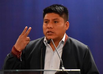 Loza sale en defensa de Morales y arremete contra Lima, le pidió inscribirse al MAS.