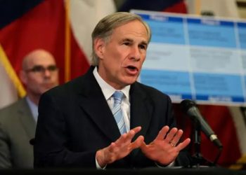El estado de Texas (EEUU) construye una barrera en la frontera con México.
