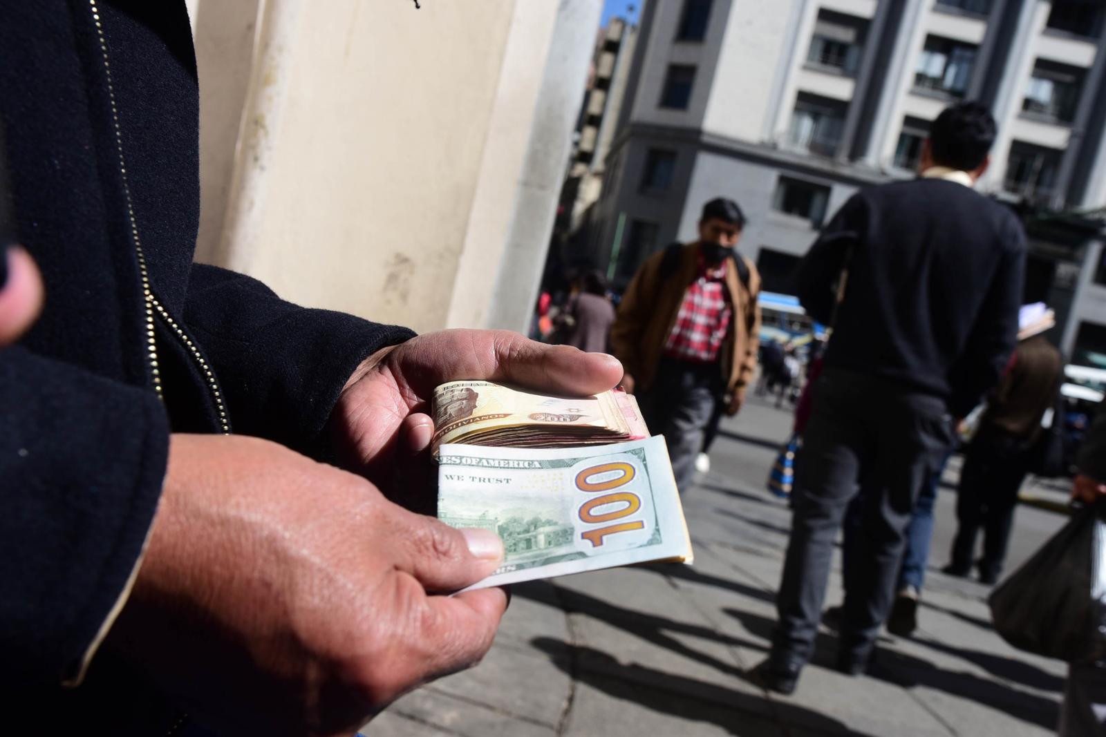 dolares