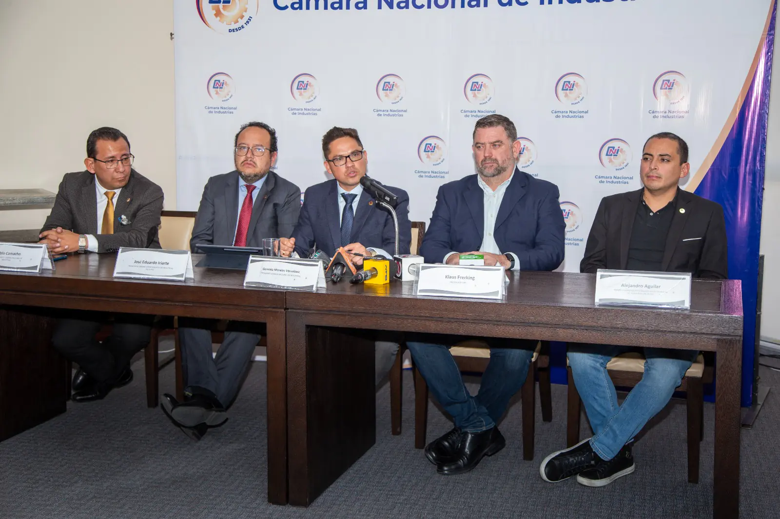 Industriales convocan a presidenciales para conocer sus propuestas