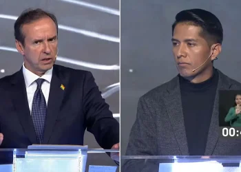 Tuto a Andrónico: Ahora entendemos su ausencia a debates, no tiene propuesta