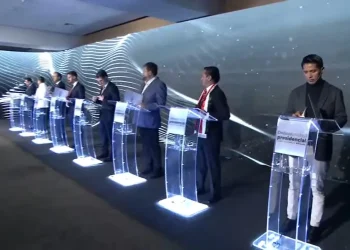 Candidatos cruzan críticas y promesas sobre el Estado de derecho
